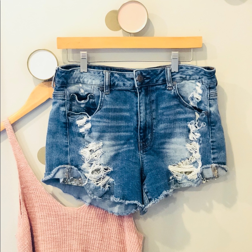 American eagle shorts.. •lowest•